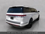 2023 Navigator L Thumbnail 3