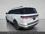 2023 Navigator L Thumbnail 4