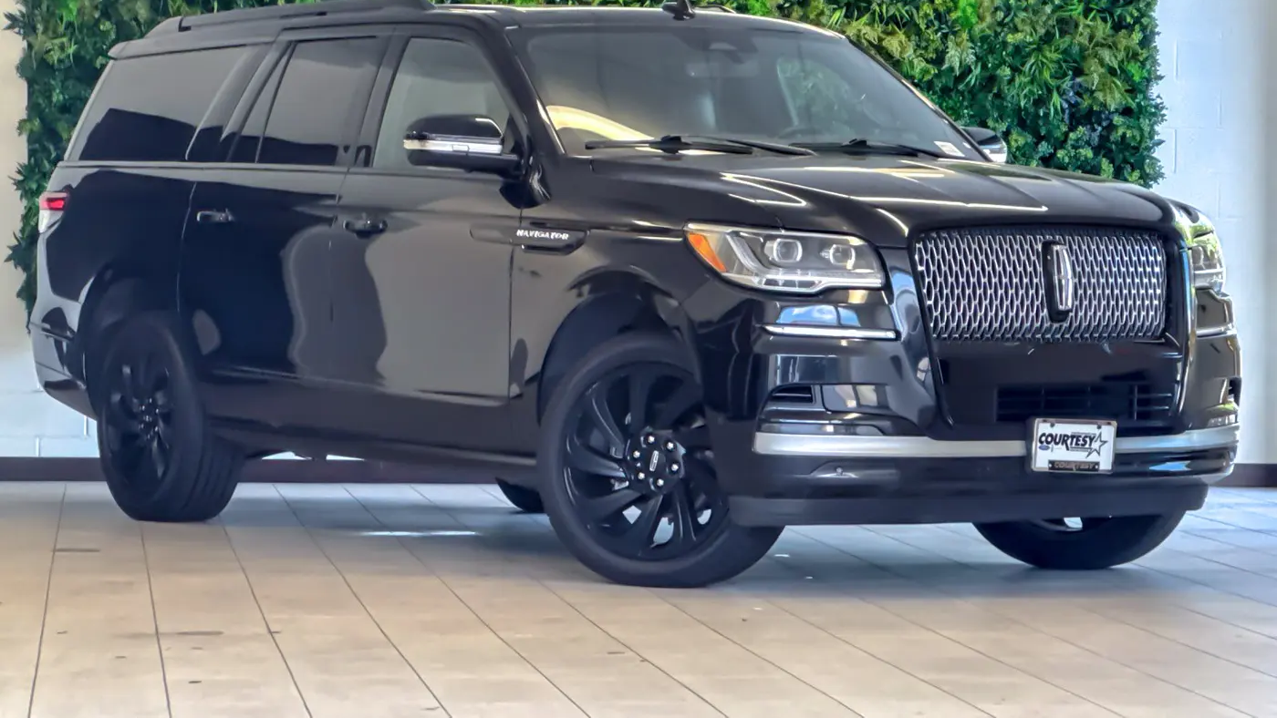Preowned 2023 Lincoln Navigator L Reserve for Sale