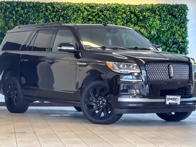 Photo of a 2023 Lincoln Navigator L 4X4 Reserve 4DR SUV for sale