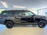 2023 Navigator L Thumbnail 3