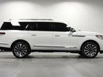 2023 Navigator L Thumbnail 2