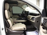 2023 Navigator L Thumbnail 16