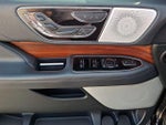 2024 Navigator L Thumbnail 17