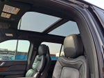 2024 Navigator L Thumbnail 19