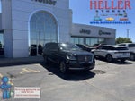 2024 Navigator L Thumbnail 1