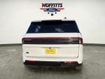 2025 Navigator L Thumbnail 4