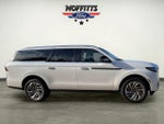 2025 Navigator L Thumbnail 6