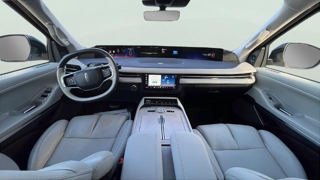 2025 Lincoln Navigator - $77,569