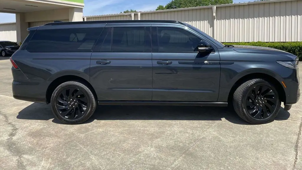 2025 Lincoln Navigator L Reserve