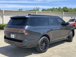 2025 Navigator L Thumbnail 3