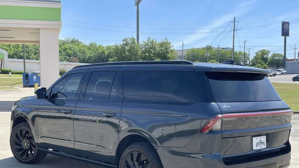 2025 Lincoln Navigator L Reserve