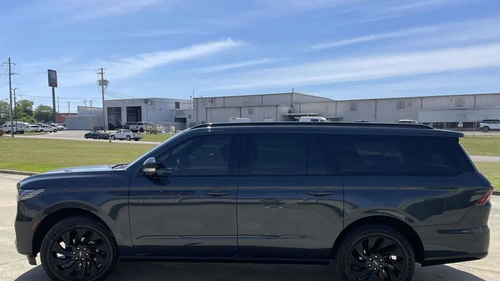 2025 Lincoln Navigator L Reserve