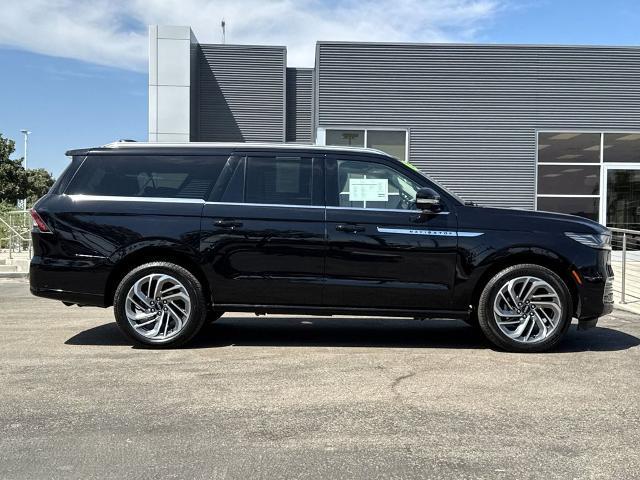 2025 Lincoln Navigator L Reserve — photo 1 of 12