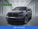 2026 Navigator L Thumbnail 2