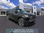 2026 Navigator L Thumbnail 1