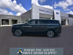 2026 Navigator L Thumbnail 5