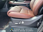 2026 Navigator L Thumbnail 8