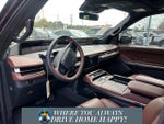 2026 Navigator L Thumbnail 9