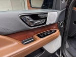 2023 Navigator L Thumbnail 11