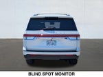 2023 Navigator L Thumbnail 4
