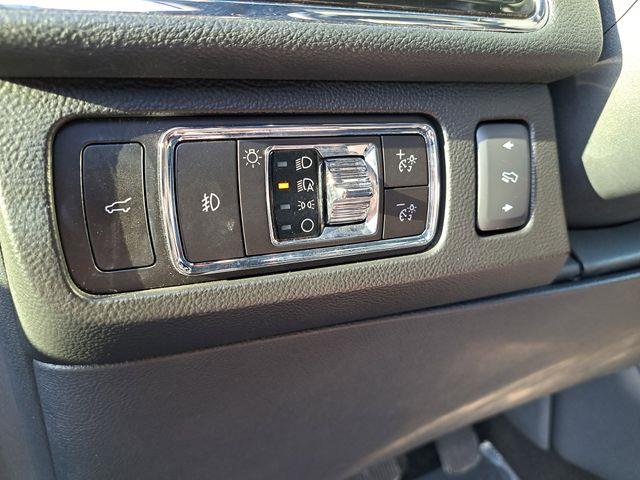 2023 Lincoln Navigator - $52,195