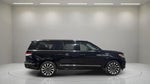 2023 Navigator L Thumbnail 2