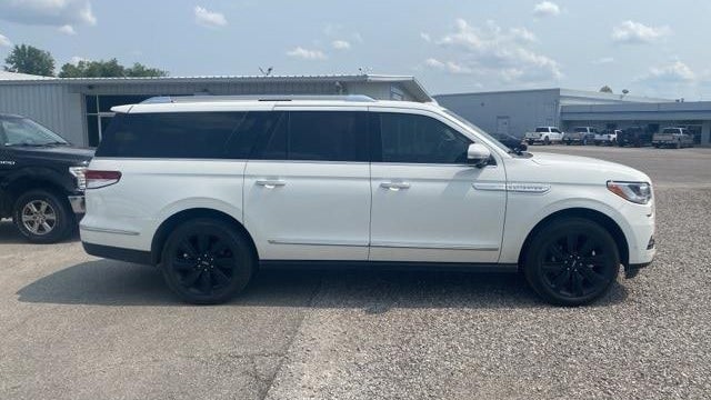 2023 Lincoln Navigator L Reserve