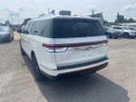 2023 Navigator L Thumbnail 4