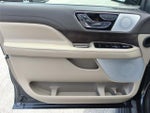 2024 Navigator L Thumbnail 12