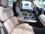 2024 Navigator L Thumbnail 32