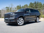 2025 Navigator L Thumbnail 3