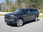 2025 Navigator L Thumbnail 4
