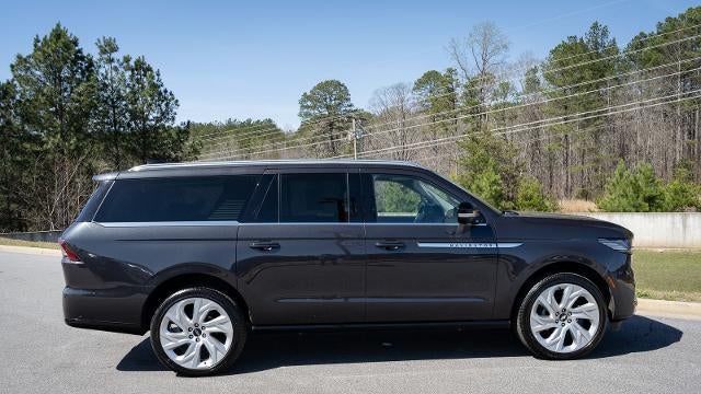 2025 Lincoln Navigator L Reserve