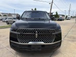 2025 Navigator L Thumbnail 3