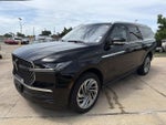 2025 Navigator L Thumbnail 4
