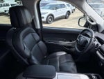 2025 Navigator L Thumbnail 12