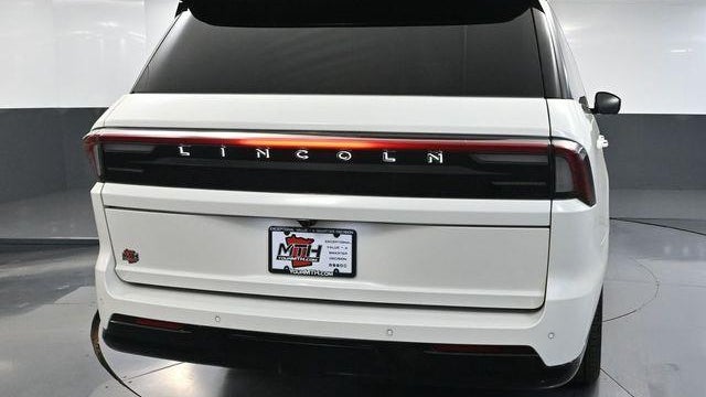 2025 Lincoln Navigator L Reserve