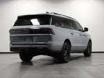 2025 Navigator L Thumbnail 3