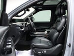 2025 Navigator L Thumbnail 11