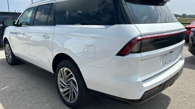 2025 Lincoln Navigator L Reserve