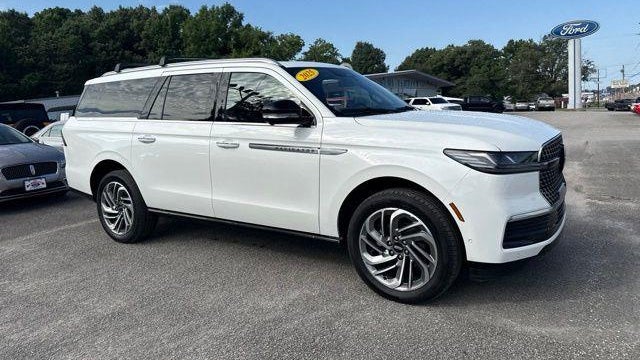 2025 Lincoln Navigator L Reserve