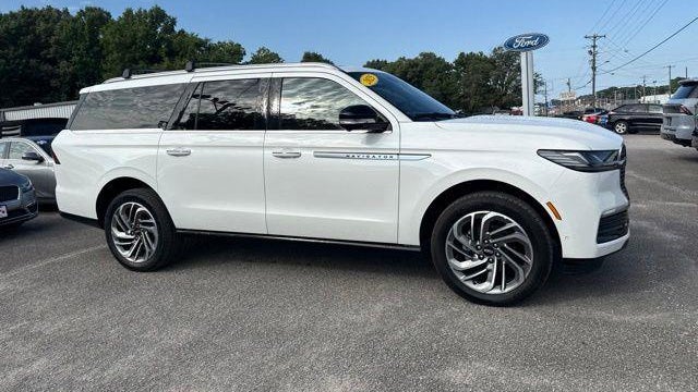 2025 Lincoln Navigator L Reserve