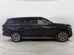 2025 Navigator L Thumbnail 4