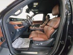 2025 Navigator L Thumbnail 11