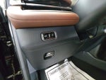 2025 Navigator L Thumbnail 28