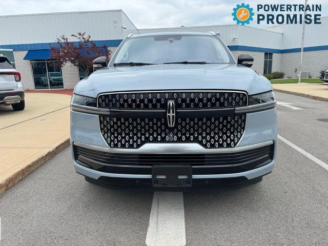 2025 Lincoln Navigator L Reserve — photo 1 of 36