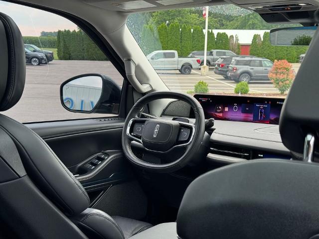 2025 Lincoln Navigator - $81,689