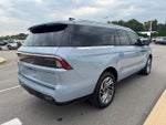 2025 Navigator L Thumbnail 8