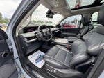 2025 Navigator L Thumbnail 35